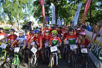 Hjelpere til Tour of Norway for Kids i Horten onsdag 16. mai.